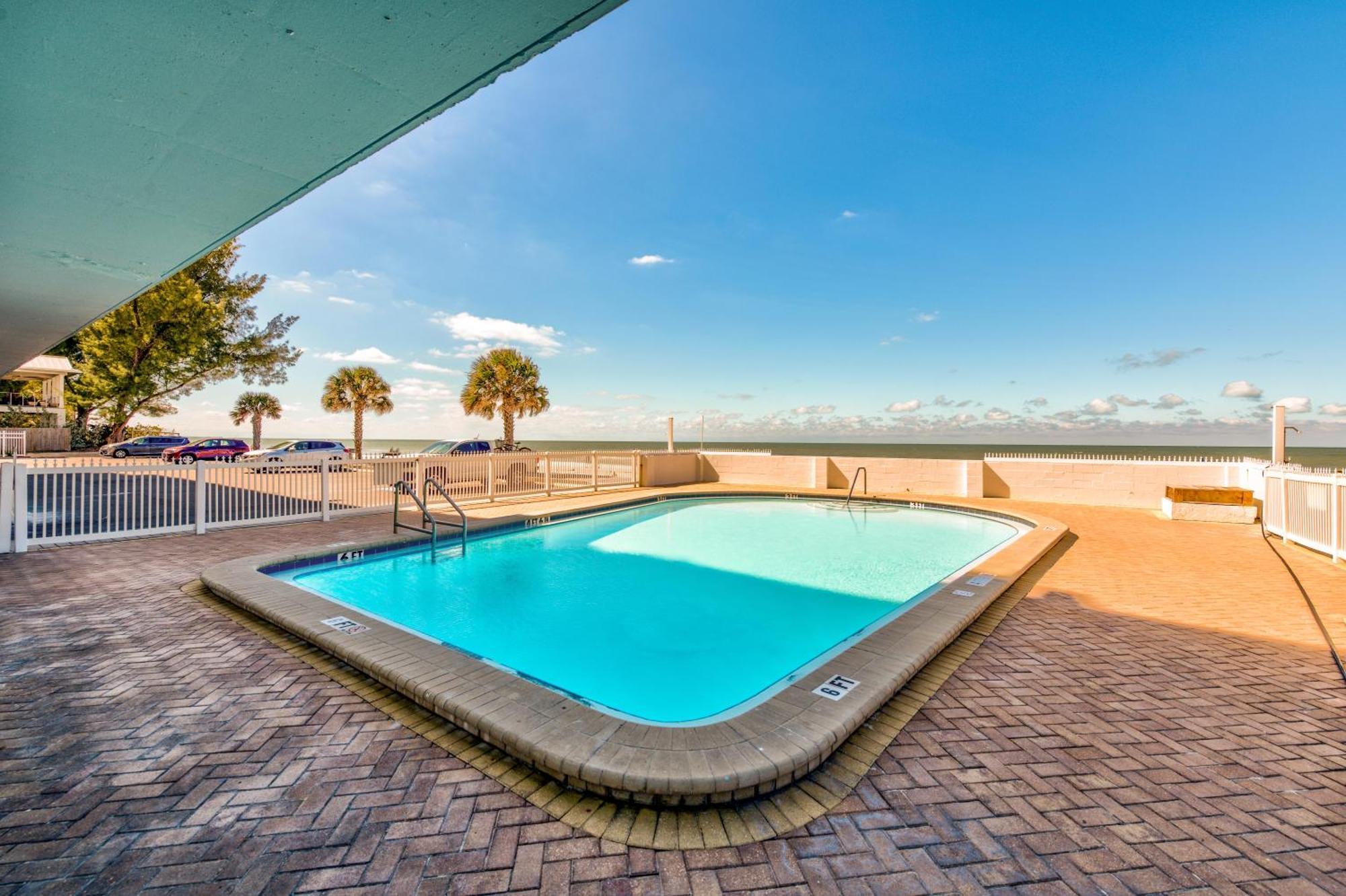 Sunset Chateau 409 St. Pete Beach Eksteriør bilde